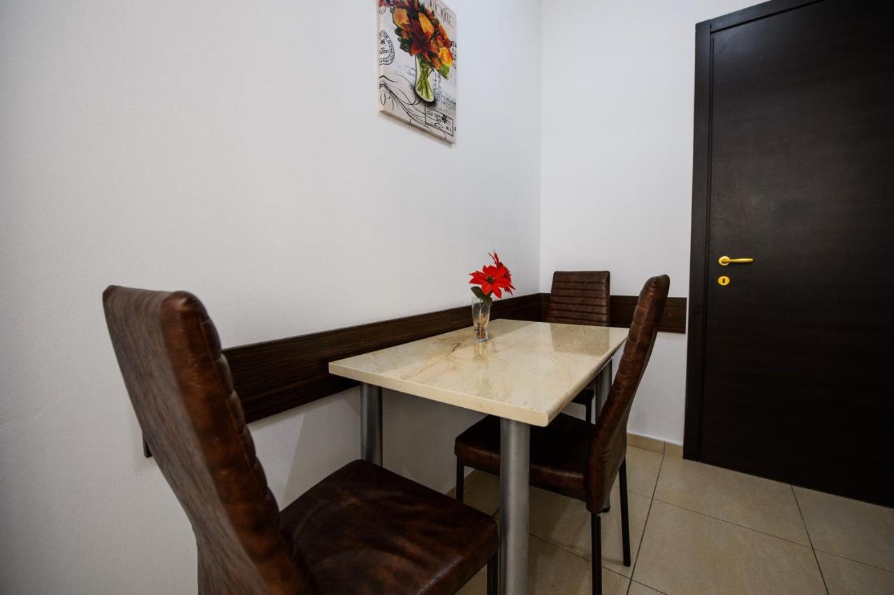 מאמאיה Summerland Relax Apartments מראה חיצוני תמונה